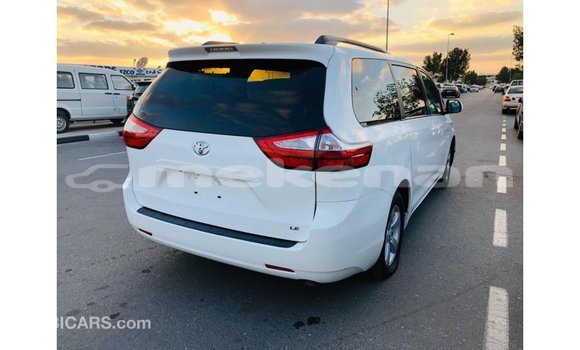 Buy Import Toyota Sienna White Car in Import - Dubai in Aragatsotn Buy Import Toyota Sienna White Car in Import - Dubai in Aragatsotn