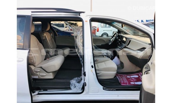 Buy Import Toyota Sienna White Car in Import - Dubai in Aragatsotn Buy Import Toyota Sienna White Car in Import - Dubai in Aragatsotn