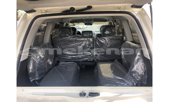 Buy Import Toyota Land Cruiser White Car in Import - Dubai in Aragatsotn Buy Import Toyota Land Cruiser White Car in Import - Dubai in Aragatsotn