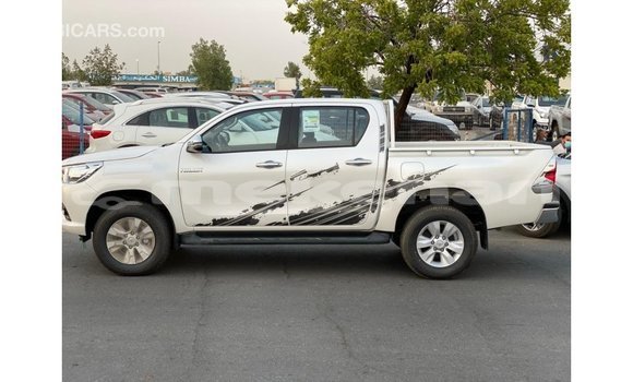 Buy Import Toyota Hilux White Car in Import - Dubai in Aragatsotn Buy Import Toyota Hilux White Car in Import - Dubai in Aragatsotn