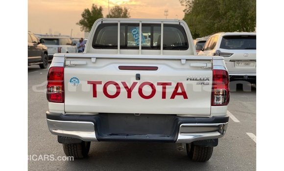 Buy Import Toyota Hilux White Car in Import - Dubai in Aragatsotn Buy Import Toyota Hilux White Car in Import - Dubai in Aragatsotn
