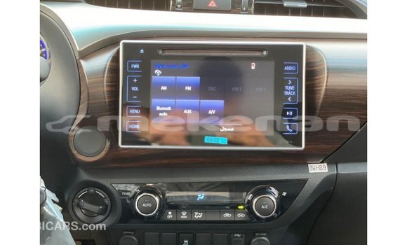 Buy Import Toyota Hilux White Car in Import - Dubai in Aragatsotn Buy Import Toyota Hilux White Car in Import - Dubai in Aragatsotn