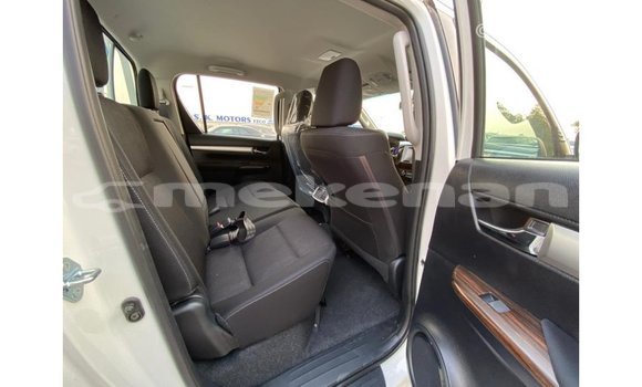 Buy Import Toyota Hilux White Car in Import - Dubai in Aragatsotn Buy Import Toyota Hilux White Car in Import - Dubai in Aragatsotn