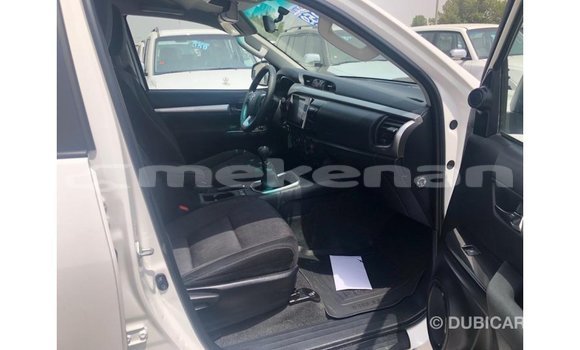 Buy Import Toyota Hilux White Car in Import - Dubai in Aragatsotn Buy Import Toyota Hilux White Car in Import - Dubai in Aragatsotn
