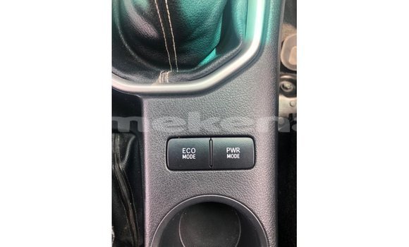 Buy Import Toyota Hilux White Car in Import - Dubai in Aragatsotn Buy Import Toyota Hilux White Car in Import - Dubai in Aragatsotn