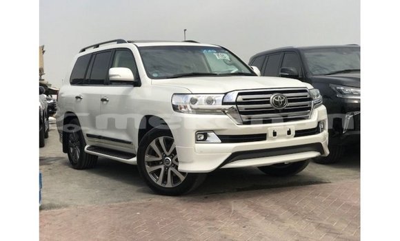 Buy Import Toyota Land Cruiser White Car in Import - Dubai in Aragatsotn Buy Import Toyota Land Cruiser White Car in Import - Dubai in Aragatsotn