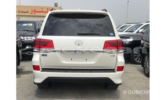 Buy Import Toyota Land Cruiser White Car in Import - Dubai in Aragatsotn Buy Import Toyota Land Cruiser White Car in Import - Dubai in Aragatsotn