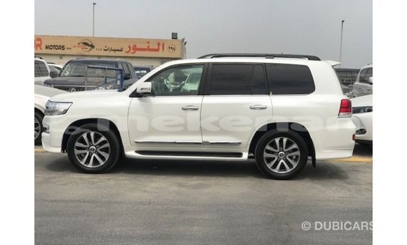 Buy Import Toyota Land Cruiser White Car in Import - Dubai in Aragatsotn Buy Import Toyota Land Cruiser White Car in Import - Dubai in Aragatsotn
