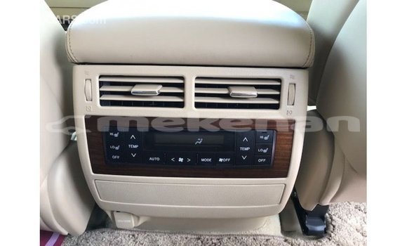 Buy Import Toyota Land Cruiser White Car in Import - Dubai in Aragatsotn Buy Import Toyota Land Cruiser White Car in Import - Dubai in Aragatsotn