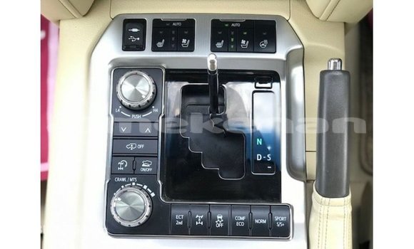 Buy Import Toyota Land Cruiser White Car in Import - Dubai in Aragatsotn Buy Import Toyota Land Cruiser White Car in Import - Dubai in Aragatsotn