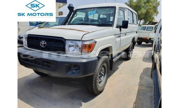 Buy Import Toyota Land Cruiser White Car in Import - Dubai in Aragatsotn Buy Import Toyota Land Cruiser White Car in Import - Dubai in Aragatsotn