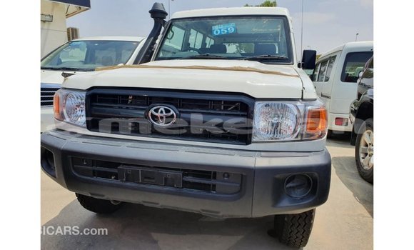 Buy Import Toyota Land Cruiser White Car in Import - Dubai in Aragatsotn Buy Import Toyota Land Cruiser White Car in Import - Dubai in Aragatsotn