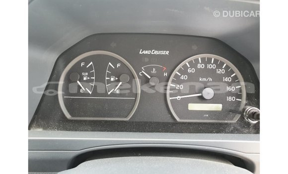 Buy Import Toyota Land Cruiser White Car in Import - Dubai in Aragatsotn Buy Import Toyota Land Cruiser White Car in Import - Dubai in Aragatsotn