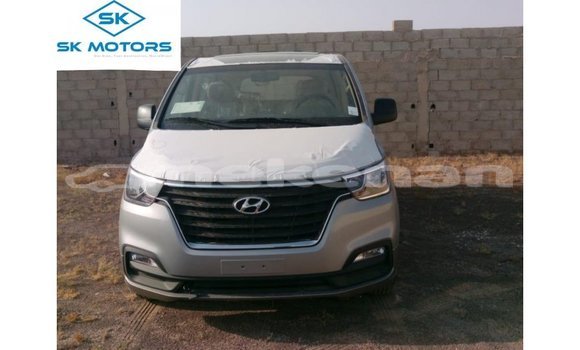 Buy Import Hyundai Chorus Brown Truck in Import - Dubai in Aragatsotn