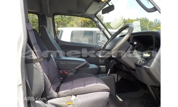 Buy Import Toyota Hiace White Car in Import - Dubai in Aragatsotn Buy Import Toyota Hiace White Car in Import - Dubai in Aragatsotn