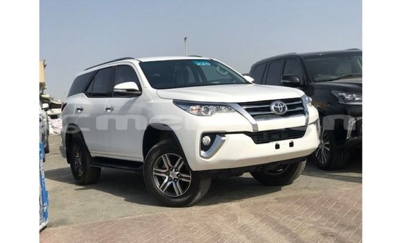 Buy Import Toyota Fortuner White Car in Import - Dubai in Aragatsotn