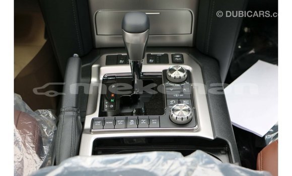 Buy Import Toyota Land Cruiser White Car in Import - Dubai in Aragatsotn Buy Import Toyota Land Cruiser White Car in Import - Dubai in Aragatsotn