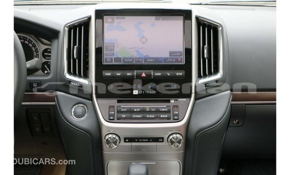 Buy Import Toyota Land Cruiser White Car in Import - Dubai in Aragatsotn Buy Import Toyota Land Cruiser White Car in Import - Dubai in Aragatsotn