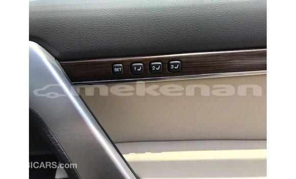 Buy Import Toyota Land Cruiser White Car in Import - Dubai in Aragatsotn Buy Import Toyota Land Cruiser White Car in Import - Dubai in Aragatsotn