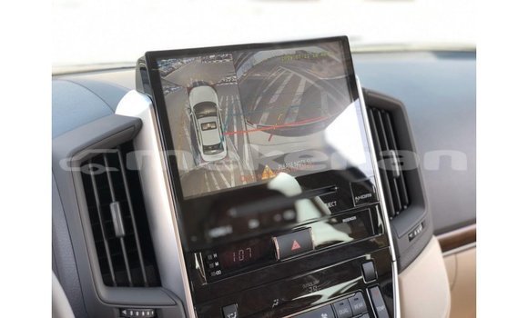 Buy Import Toyota Land Cruiser White Car in Import - Dubai in Aragatsotn Buy Import Toyota Land Cruiser White Car in Import - Dubai in Aragatsotn