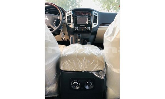 Buy Import Mitsubishi Pajero White Car in Import - Dubai in Aragatsotn Buy Import Mitsubishi Pajero White Car in Import - Dubai in Aragatsotn