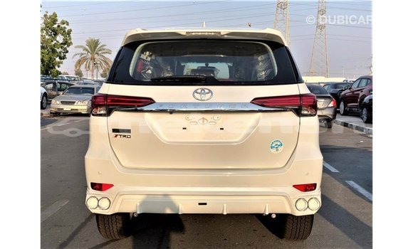 Buy Import Toyota Fortuner White Car in Import - Dubai in Aragatsotn Buy Import Toyota Fortuner White Car in Import - Dubai in Aragatsotn