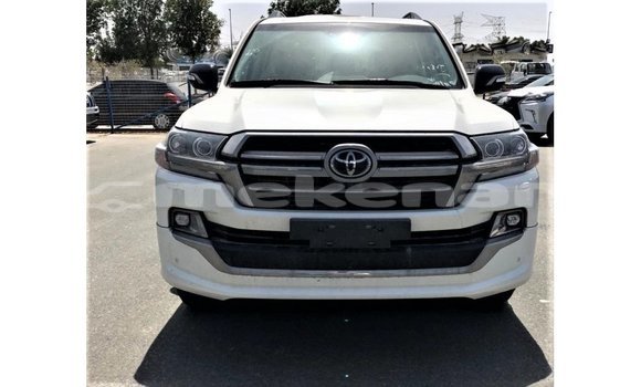 Buy Import Toyota Land Cruiser White Car in Import - Dubai in Aragatsotn Buy Import Toyota Land Cruiser White Car in Import - Dubai in Aragatsotn