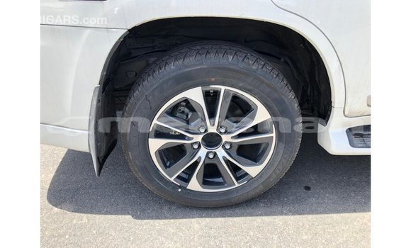 Buy Import Toyota Land Cruiser White Car in Import - Dubai in Aragatsotn Buy Import Toyota Land Cruiser White Car in Import - Dubai in Aragatsotn