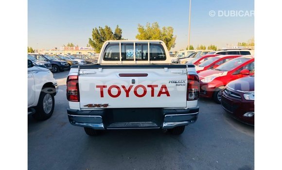 Buy Import Toyota Hilux White Car in Import - Dubai in Aragatsotn Buy Import Toyota Hilux White Car in Import - Dubai in Aragatsotn