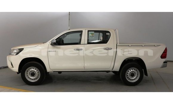 Buy Import Toyota Hilux White Car in Import - Dubai in Aragatsotn Buy Import Toyota Hilux White Car in Import - Dubai in Aragatsotn