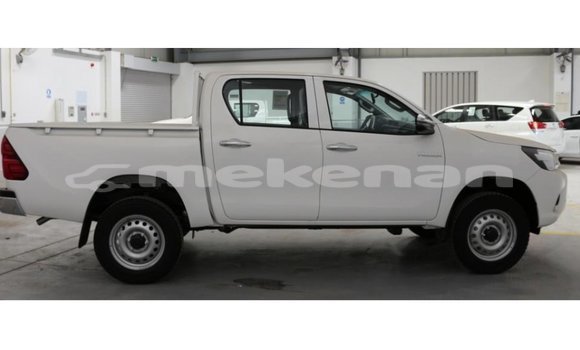 Buy Import Toyota Hilux White Car in Import - Dubai in Aragatsotn Buy Import Toyota Hilux White Car in Import - Dubai in Aragatsotn