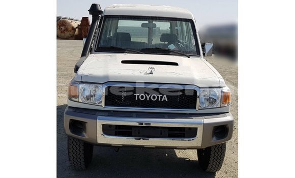 Buy Import Toyota Land Cruiser White Car in Import - Dubai in Aragatsotn Buy Import Toyota Land Cruiser White Car in Import - Dubai in Aragatsotn