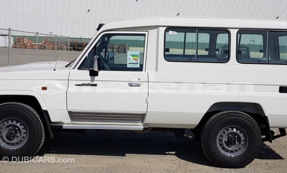 Buy Import Toyota Land Cruiser White Car in Import - Dubai in Aragatsotn Buy Import Toyota Land Cruiser White Car in Import - Dubai in Aragatsotn