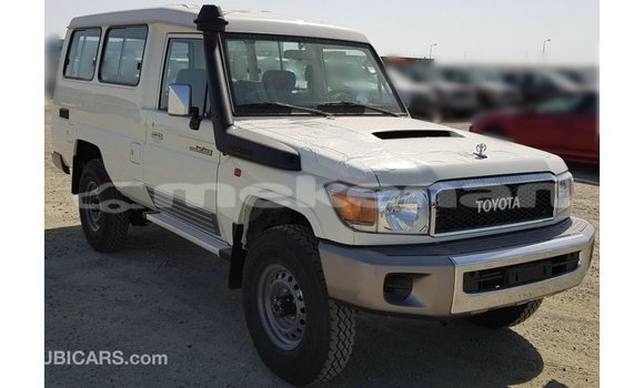 Buy Import Toyota Land Cruiser White Car in Import - Dubai in Aragatsotn Buy Import Toyota Land Cruiser White Car in Import - Dubai in Aragatsotn