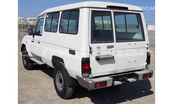 Buy Import Toyota Land Cruiser White Car in Import - Dubai in Aragatsotn Buy Import Toyota Land Cruiser White Car in Import - Dubai in Aragatsotn