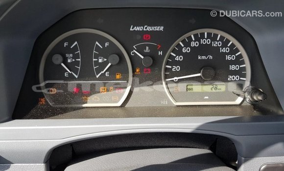 Buy Import Toyota Land Cruiser White Car in Import - Dubai in Aragatsotn Buy Import Toyota Land Cruiser White Car in Import - Dubai in Aragatsotn