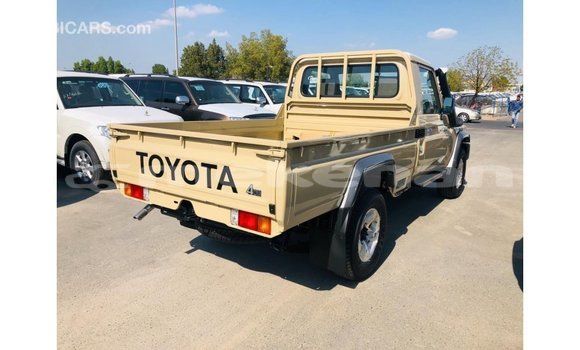 Buy Import Toyota Land Cruiser Beige Car in Import - Dubai in Aragatsotn Buy Import Toyota Land Cruiser Beige Car in Import - Dubai in Aragatsotn