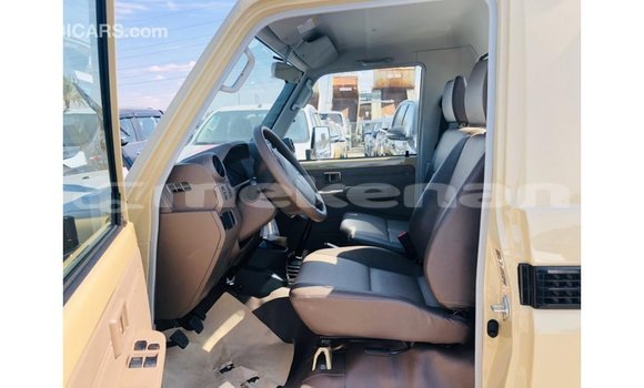 Buy Import Toyota Land Cruiser Beige Car in Import - Dubai in Aragatsotn Buy Import Toyota Land Cruiser Beige Car in Import - Dubai in Aragatsotn