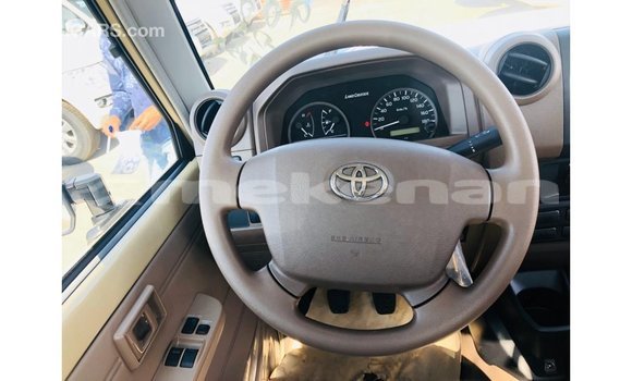 Buy Import Toyota Land Cruiser Beige Car in Import - Dubai in Aragatsotn Buy Import Toyota Land Cruiser Beige Car in Import - Dubai in Aragatsotn
