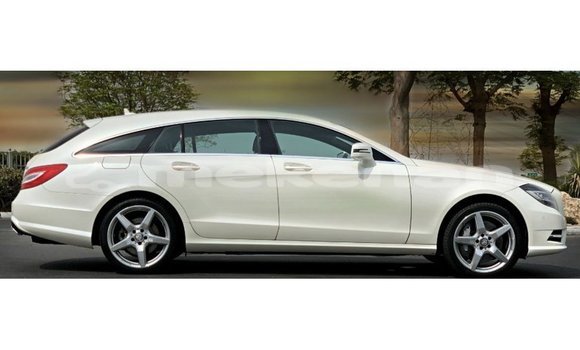 Buy Import Mercedes-Benz 190 White Car in Import - Dubai in Aragatsotn Buy Import Mercedes-Benz 190 White Car in Import - Dubai in Aragatsotn