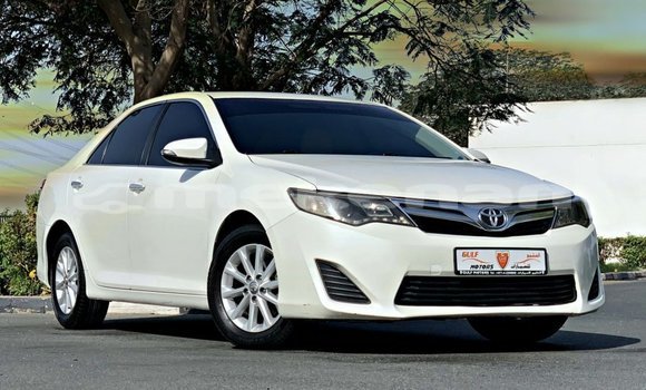 Buy Import Toyota Camry White Car in Import - Dubai in Aragatsotn