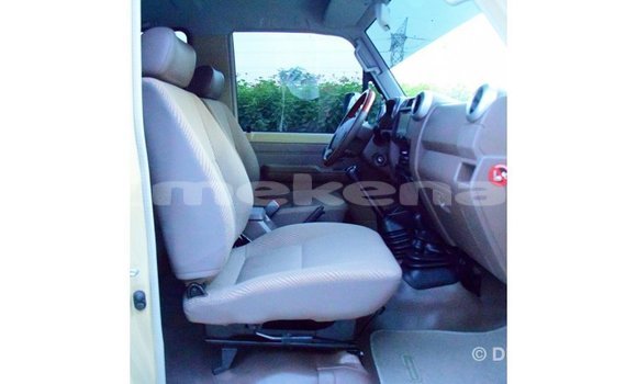Buy Import Toyota Land Cruiser Beige Car in Import - Dubai in Aragatsotn Buy Import Toyota Land Cruiser Beige Car in Import - Dubai in Aragatsotn