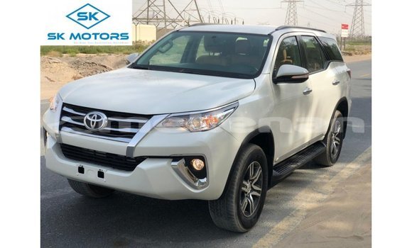Buy Import Toyota Fortuner White Car in Import - Dubai in Aragatsotn