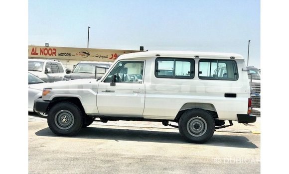 Buy Import Toyota Land Cruiser White Car in Import - Dubai in Aragatsotn Buy Import Toyota Land Cruiser White Car in Import - Dubai in Aragatsotn