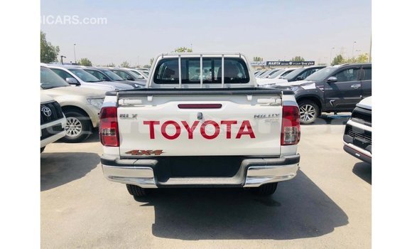 Buy Import Toyota Hilux White Car in Import - Dubai in Aragatsotn Buy Import Toyota Hilux White Car in Import - Dubai in Aragatsotn