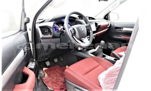 Buy Import Toyota Hilux White Car in Import - Dubai in Aragatsotn Buy Import Toyota Hilux White Car in Import - Dubai in Aragatsotn