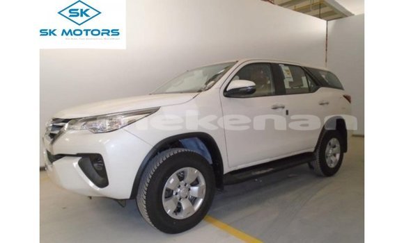 Buy Import Toyota Fortuner White Car in Import - Dubai in Aragatsotn