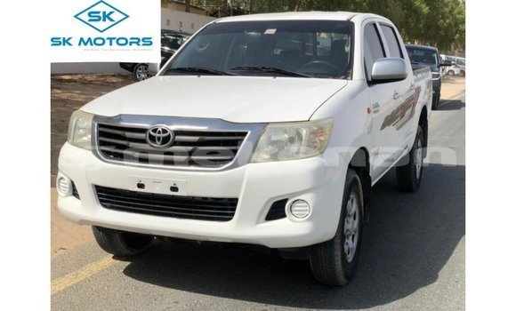 Buy Import Toyota Hilux White Car in Import - Dubai in Aragatsotn