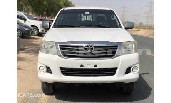 Buy Import Toyota Hilux White Car in Import - Dubai in Aragatsotn Buy Import Toyota Hilux White Car in Import - Dubai in Aragatsotn