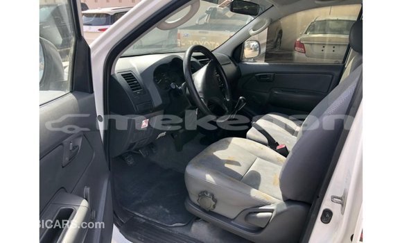 Buy Import Toyota Hilux White Car in Import - Dubai in Aragatsotn Buy Import Toyota Hilux White Car in Import - Dubai in Aragatsotn